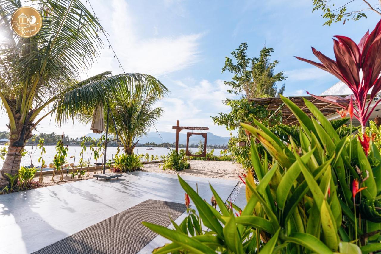 Hotel Jasmine River Front Kampot Esterno foto