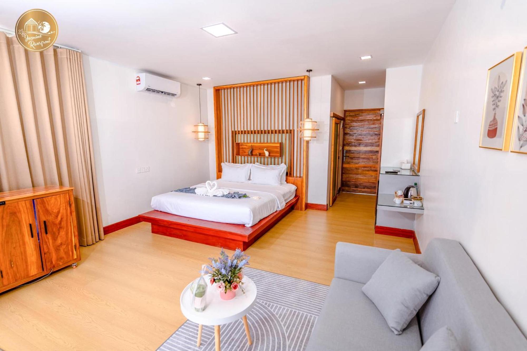 Hotel Jasmine River Front Kampot Esterno foto